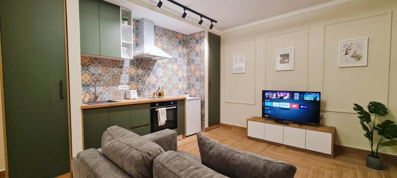 2V1 - Center Apartment 4 Tiranë Eksteriør bilde