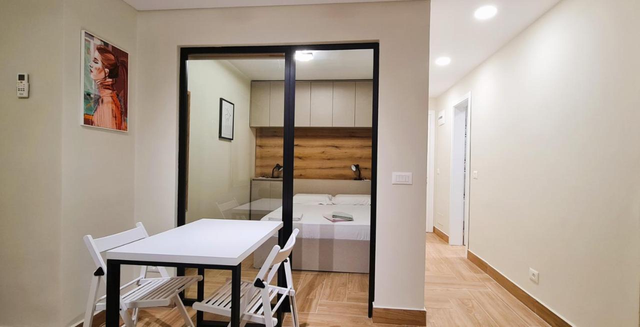 2V1 - Center Apartment 4 Tiranë Eksteriør bilde